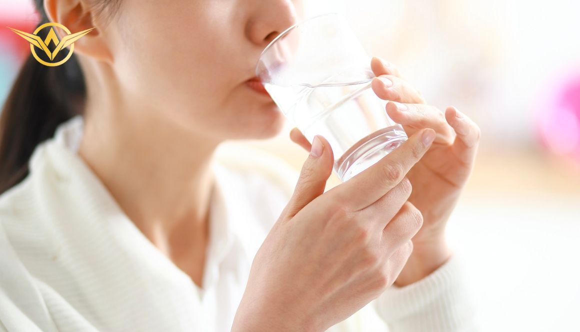 Đủ nước không những giúp cơ thể khỏe mạnh mà còn giúp da trắng khỏe
