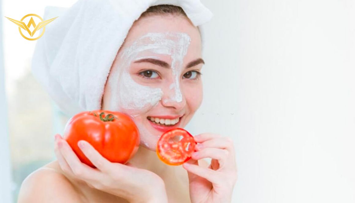 Cà chua có chứa lượng lớn vitamin C giúp kích thích sản sinh collagen, tăng độ đàn hồi, tái tạo da mới