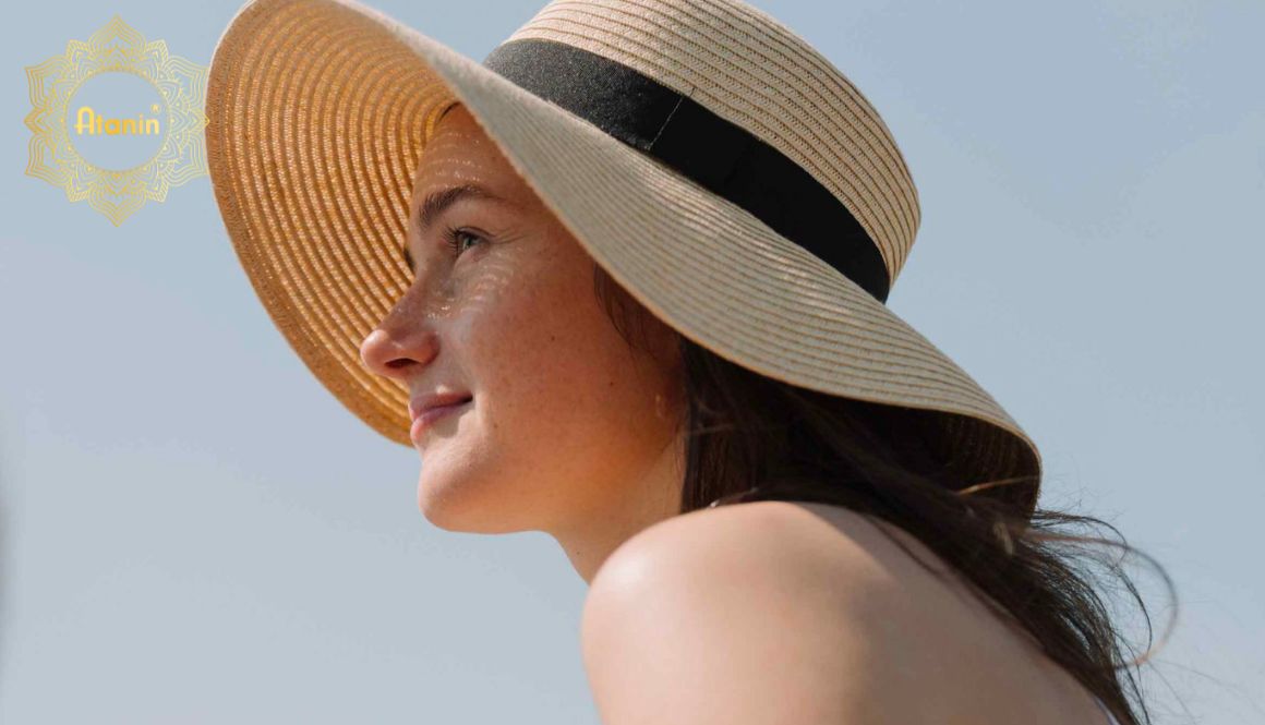 Những người thường xuyên phải tiếp xúc với ánh nắng mặt trời sẽ bị các tia UVA, UVB thấm vào da cực mạnh và dễ gây nám da